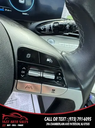 2024 Hyundai Elantra Limited IVT