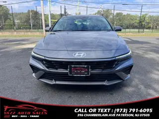 2024 Hyundai Elantra Limited IVT