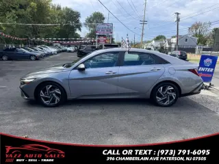 2024 Hyundai Elantra Limited IVT