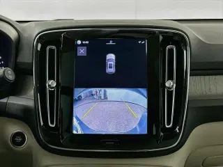 Volvo XC40 2023 AWD B5 Plus Bright Theme SUV 4 puertas