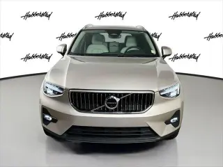 Volvo XC40 2023 AWD B5 Plus Bright Theme SUV 4 puertas