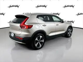 Volvo XC40 2023 AWD B5 Plus Bright Theme SUV 4 puertas