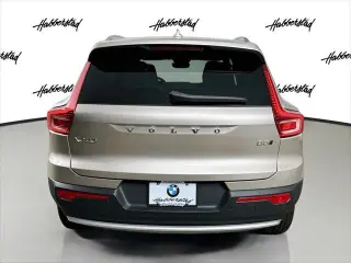 Volvo XC40 2023 AWD B5 Plus Bright Theme SUV 4 puertas