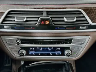 Sedán BMW Serie 7 2020 AWD 750i xDrive 4dr