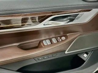 Sedán BMW Serie 7 2020 AWD 750i xDrive 4dr
