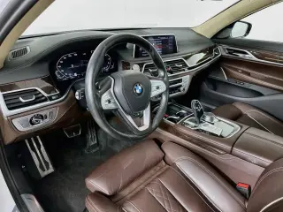 Sedán BMW Serie 7 2020 AWD 750i xDrive 4dr