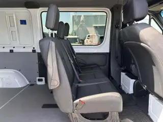 Mercedes-Benz Sprinter 2025 2500 3dr 144 in. WB Furgón de Carga (2.0L I4)