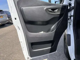 Mercedes-Benz Sprinter 2025 2500 3dr 144 in. WB Furgón de Carga (2.0L I4)