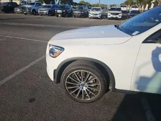 Mercedes-Benz GLC 2022 GLC 300 4dr SUV