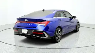 Hundai Elantra 2024 SEL 4dr Sedan