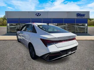 Hyundai ELANTRA 2024 SEL 4dr Sedán