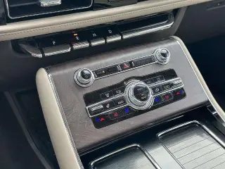 Lincoln Aviator 2023 AWD Reserve 4dr SUV