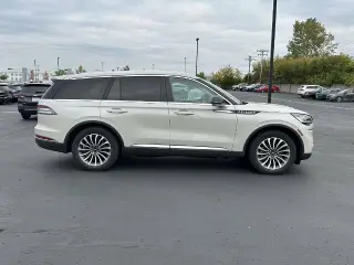 Lincoln Aviator 2023 AWD Reserve 4dr SUV