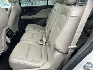 Lincoln Aviator 2023 AWD Reserve 4dr SUV