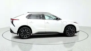 Toyota bZ 2026 Limited crossover de 4 puertas