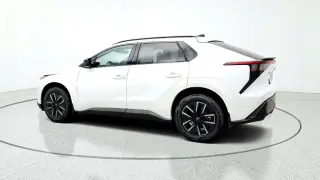 Toyota bZ 2026 Limited crossover de 4 puertas