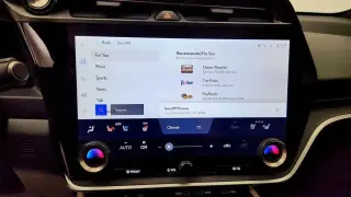 Lexus RZ 450e 2023 AWD Premium 4dr Crossover con ruedas de 18 pulgadas