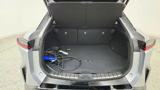 Lexus RZ 450e 2023 AWD Premium 4dr Crossover con ruedas de 18 pulgadas
