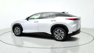 Lexus RZ 450e 2023 AWD Premium 4dr Crossover con ruedas de 18 pulgadas