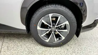 Lexus RZ 450e 2023 AWD Premium 4dr Crossover con ruedas de 18 pulgadas