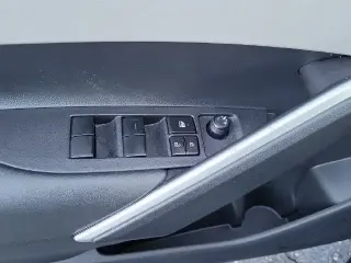 Toyota Corolla Cross 2025 L 4dr Crossover