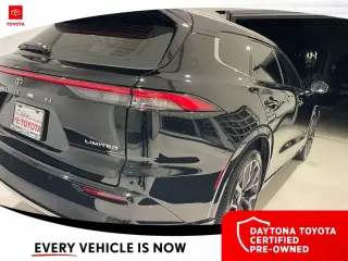 Toyota Crown Signia 2025 AWD Limited 4dr Crossover