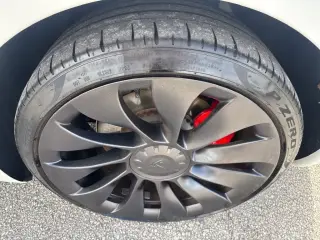Tesla Model 3 2023 AWD Performance 4dr Sedán