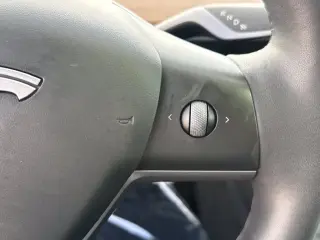 Tesla Model 3 2023 AWD Performance 4dr Sedán