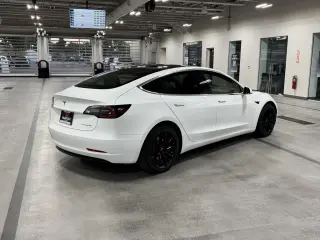 Tesla Model 3 2018 AWD Long Range 4dr Fastback
