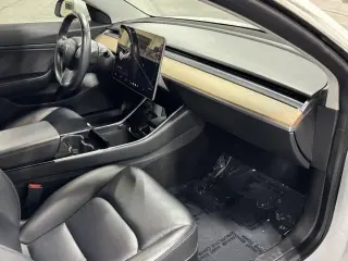 Tesla Model 3 2018 AWD Long Range 4dr Fastback