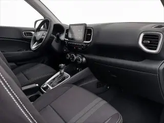 Hyundai VENUE 2026 SEL crossover de 4 puertas con techo bicolor