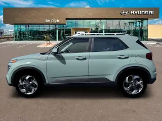 Hyundai VENUE 2026 SEL crossover de 4 puertas con techo bicolor