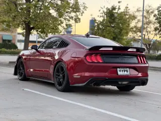 2018 Ford MUSTANG