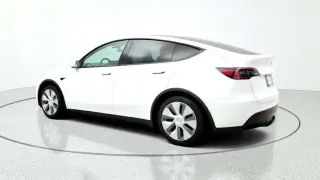 Tesla Model Y 2023 AWD 4dr Crossover