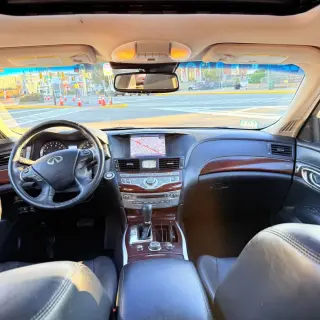 2017 Infiniti Q70