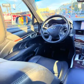 2017 Infiniti Q70