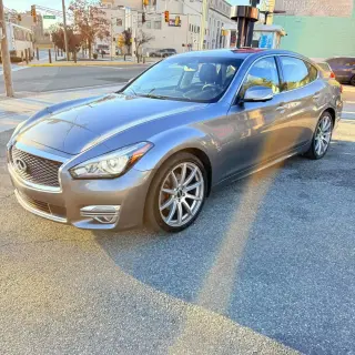 2017 Infiniti Q70