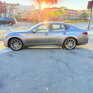 2017 Infiniti Q70