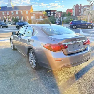 2017 Infiniti Q70