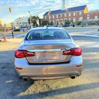 2017 Infiniti Q70