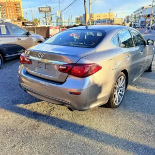2017 Infiniti Q70