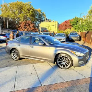 2017 Infiniti Q70