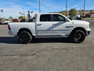 2017 RAM 1500 CREW CAB