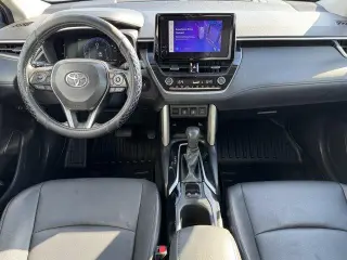 Toyota Corolla Cross 2024 XLE 4dr Crossover