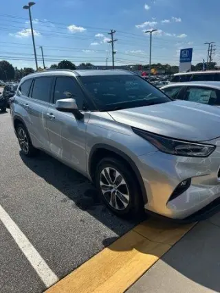 Toyota Highlander 2021 XLE SUV de 4 puertas