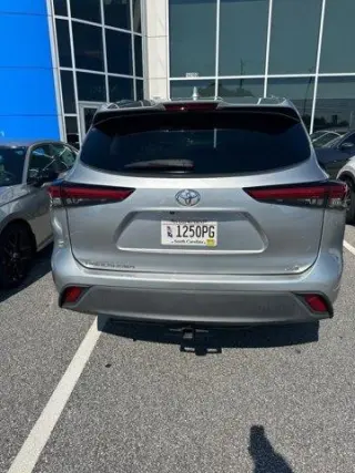 Toyota Highlander 2021 XLE SUV de 4 puertas