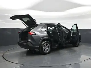 Toyota RAV4 Híbrido 2022 AWD XLE 4dr SUV
