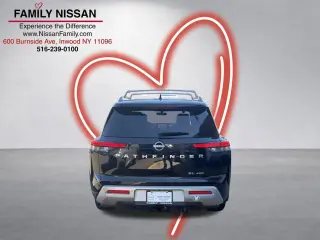 Nissan Pathfinder 2023 AWD SL 4dr SUV