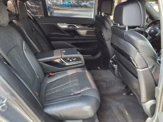 Sedán BMW Serie 7 2022 740i 4 puertas