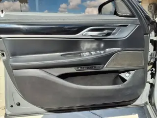 Sedán BMW Serie 7 2022 740i 4 puertas